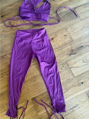 Carbon38 Chill by Will Purple Two-Piece Workout Set - Tie Detail